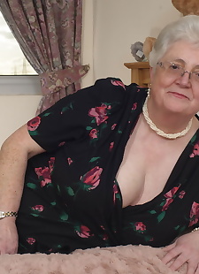 images de sexe britanniques Granny jouer Avec Son, granny 